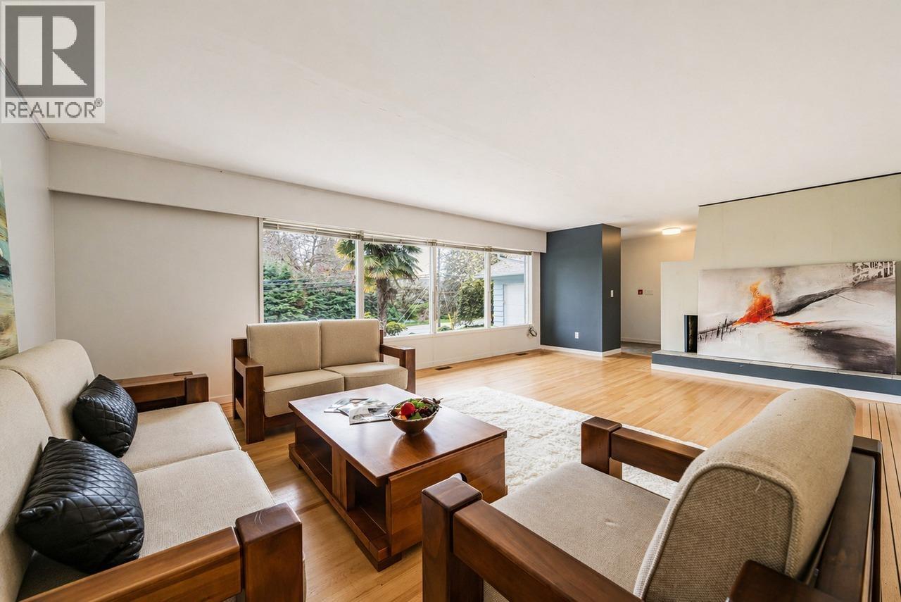 4037 Ripple Road, West Vancouver, British Columbia  V7V 3L1 - Photo 3 - R3116087