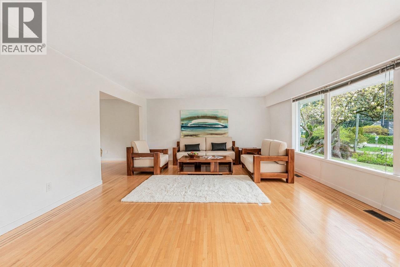 4037 Ripple Road, West Vancouver, British Columbia  V7V 3L1 - Photo 4 - R3116087