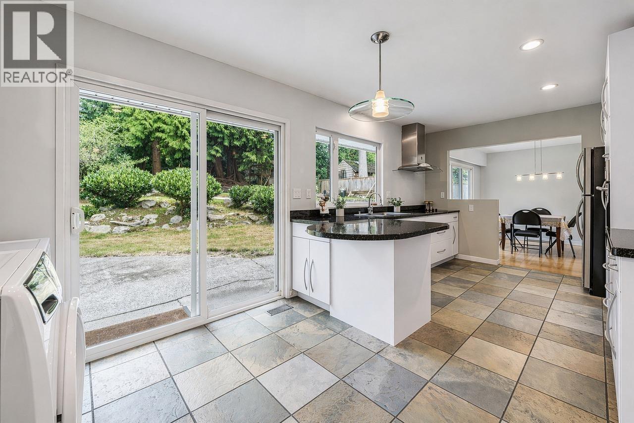 4037 Ripple Road, West Vancouver, British Columbia  V7V 3L1 - Photo 8 - R3116087