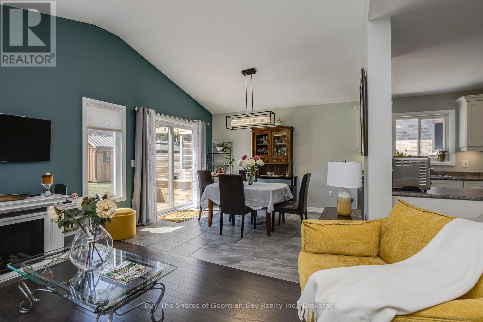 27 Beausoleil Drive, Penetanguishene, Ontario  L9M 0V7 - Photo 15 - S13049054