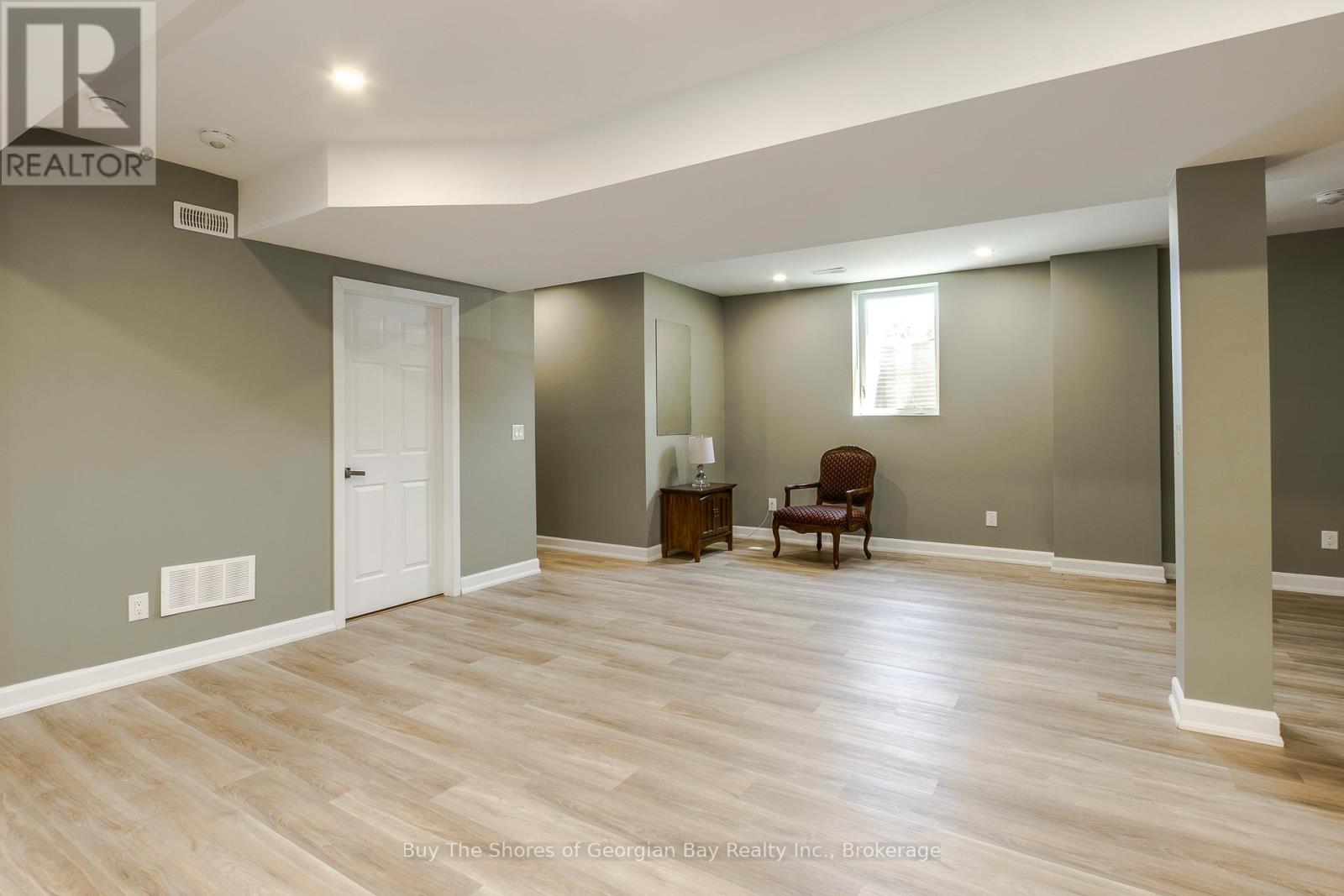 27 Beausoleil Drive, Penetanguishene, Ontario  L9M 0V7 - Photo 30 - S13049054