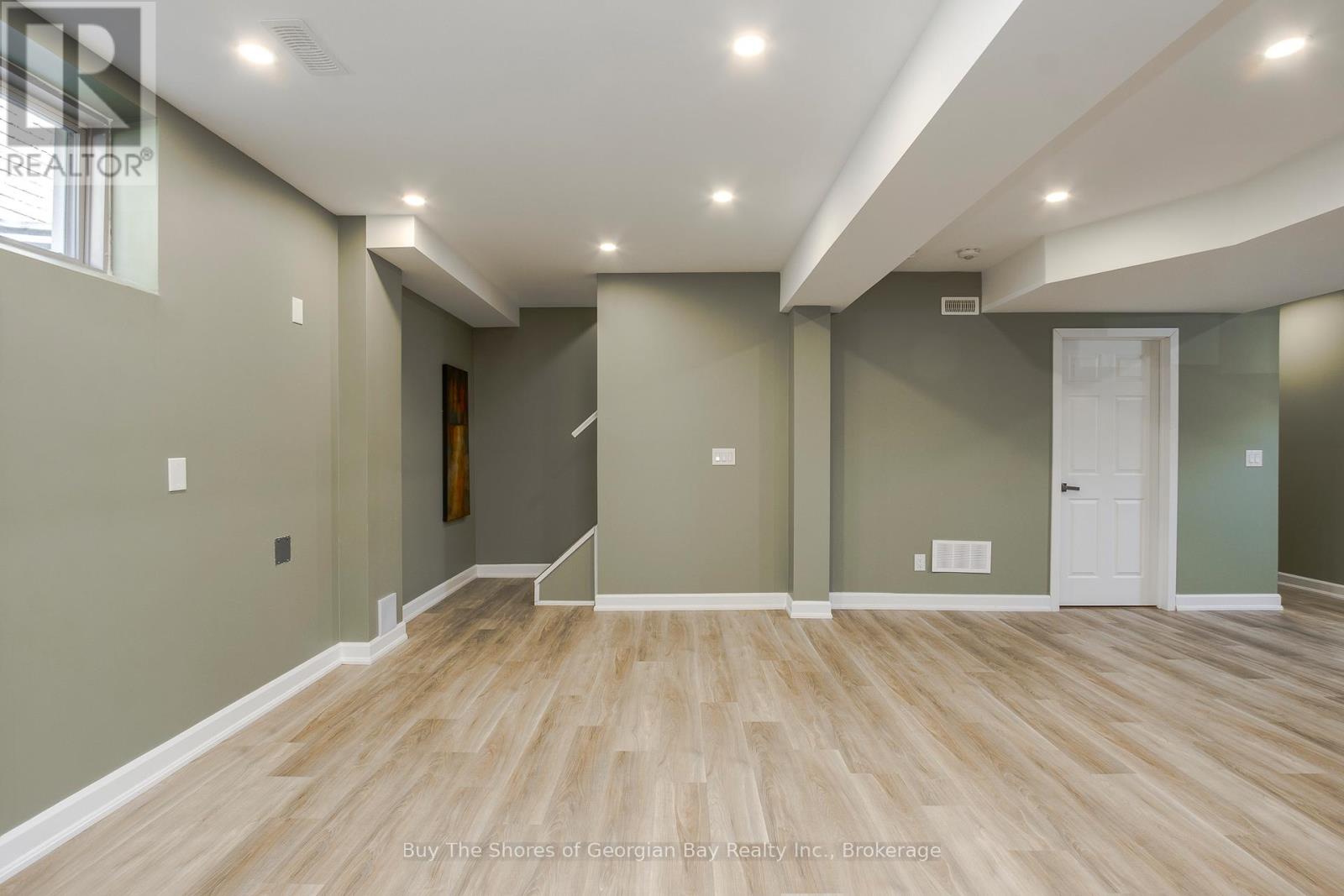 27 Beausoleil Drive, Penetanguishene, Ontario  L9M 0V7 - Photo 31 - S13049054