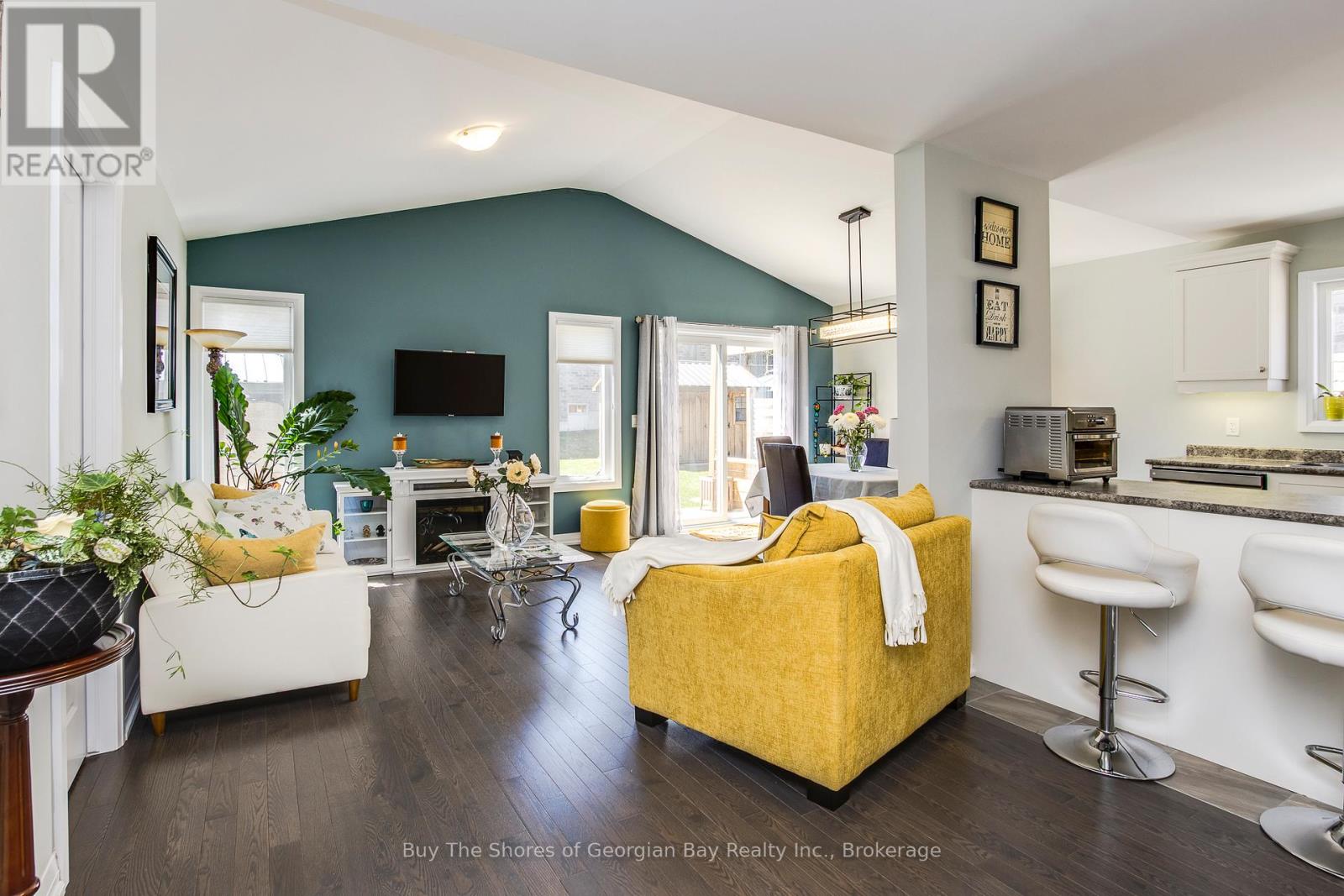 27 Beausoleil Drive, Penetanguishene, Ontario  L9M 0V7 - Photo 5 - S13049054