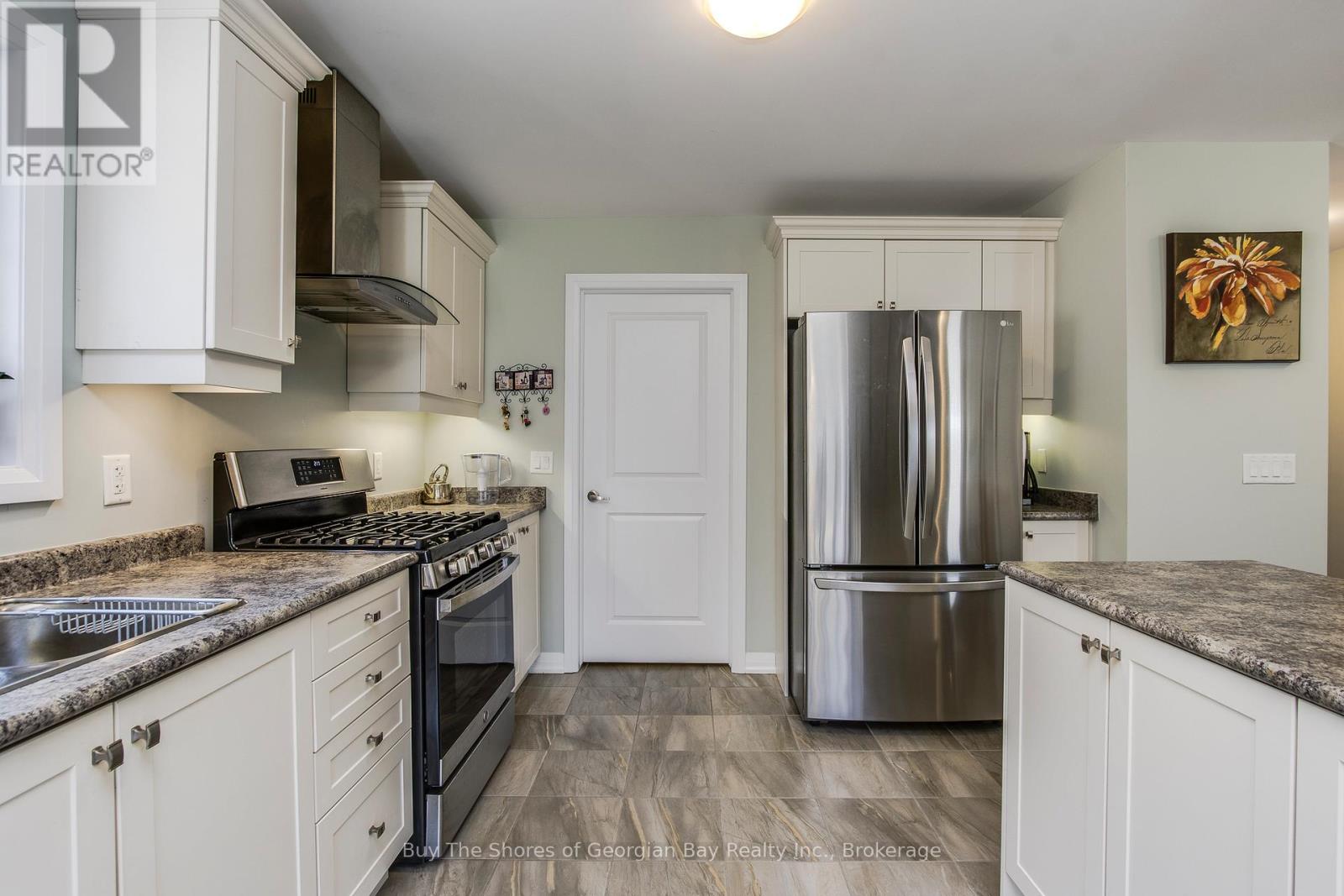 27 Beausoleil Drive, Penetanguishene, Ontario  L9M 0V7 - Photo 9 - S13049054