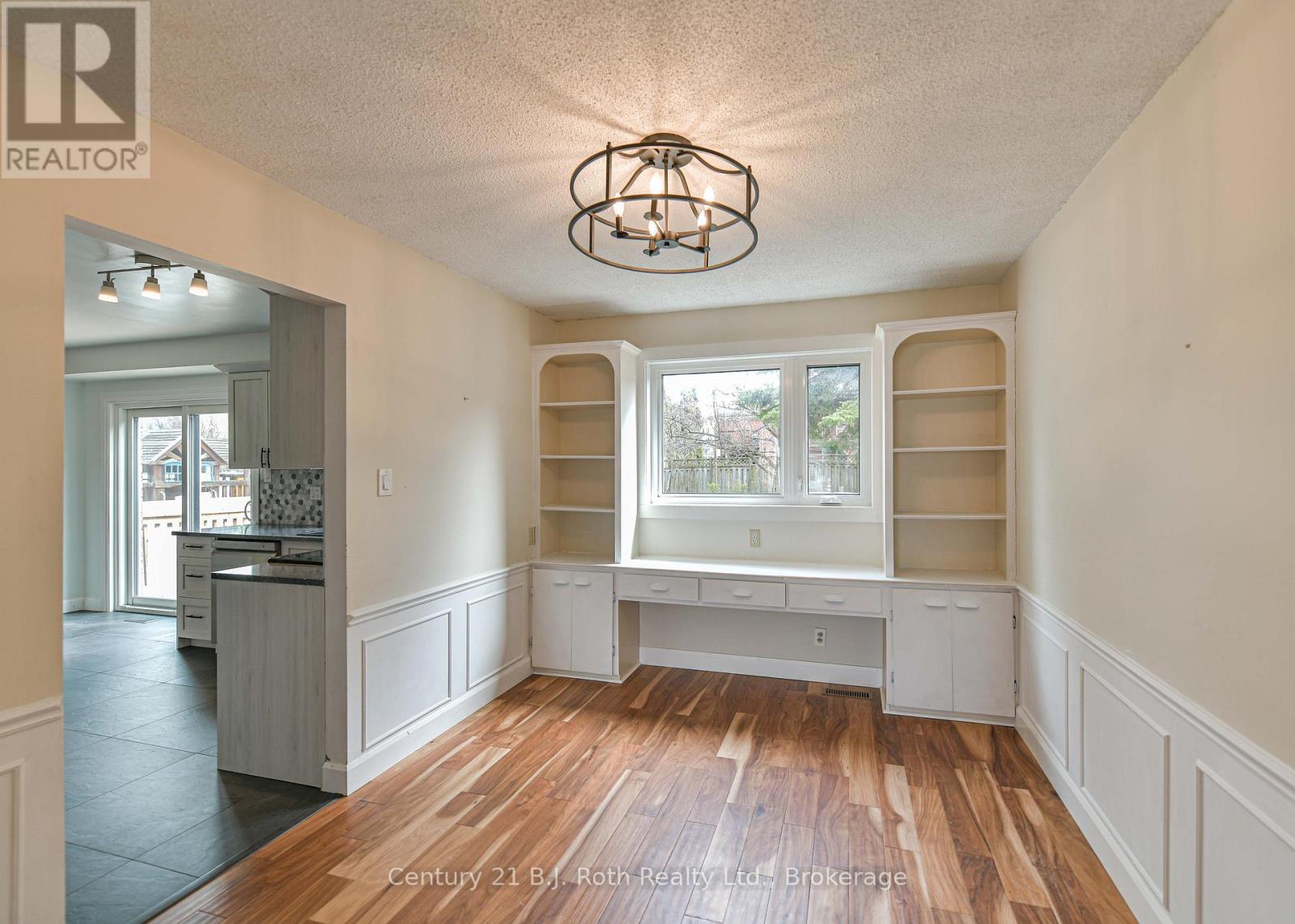 8 Carmichael Court, Orillia, Ontario  L3V 7R6 - Photo 12 - S13049078