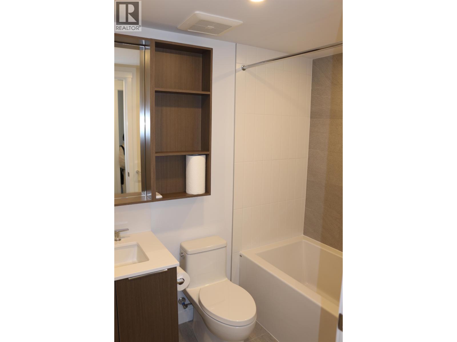 648 Lea Avenue, Coquitlam, British Columbia  V3E 2R2 - Photo 10 - R3116012