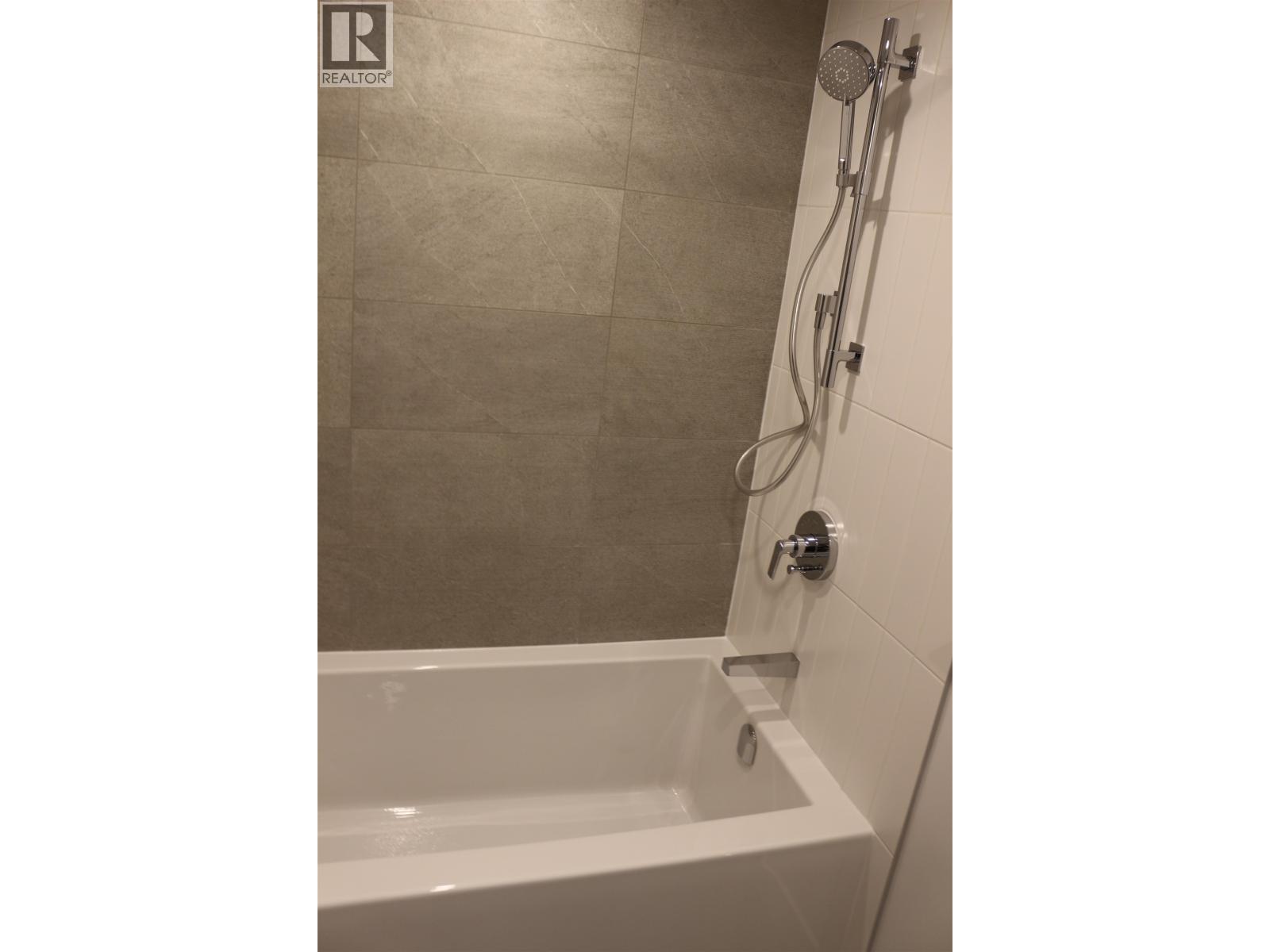 648 Lea Avenue, Coquitlam, British Columbia  V3E 2R2 - Photo 11 - R3116012