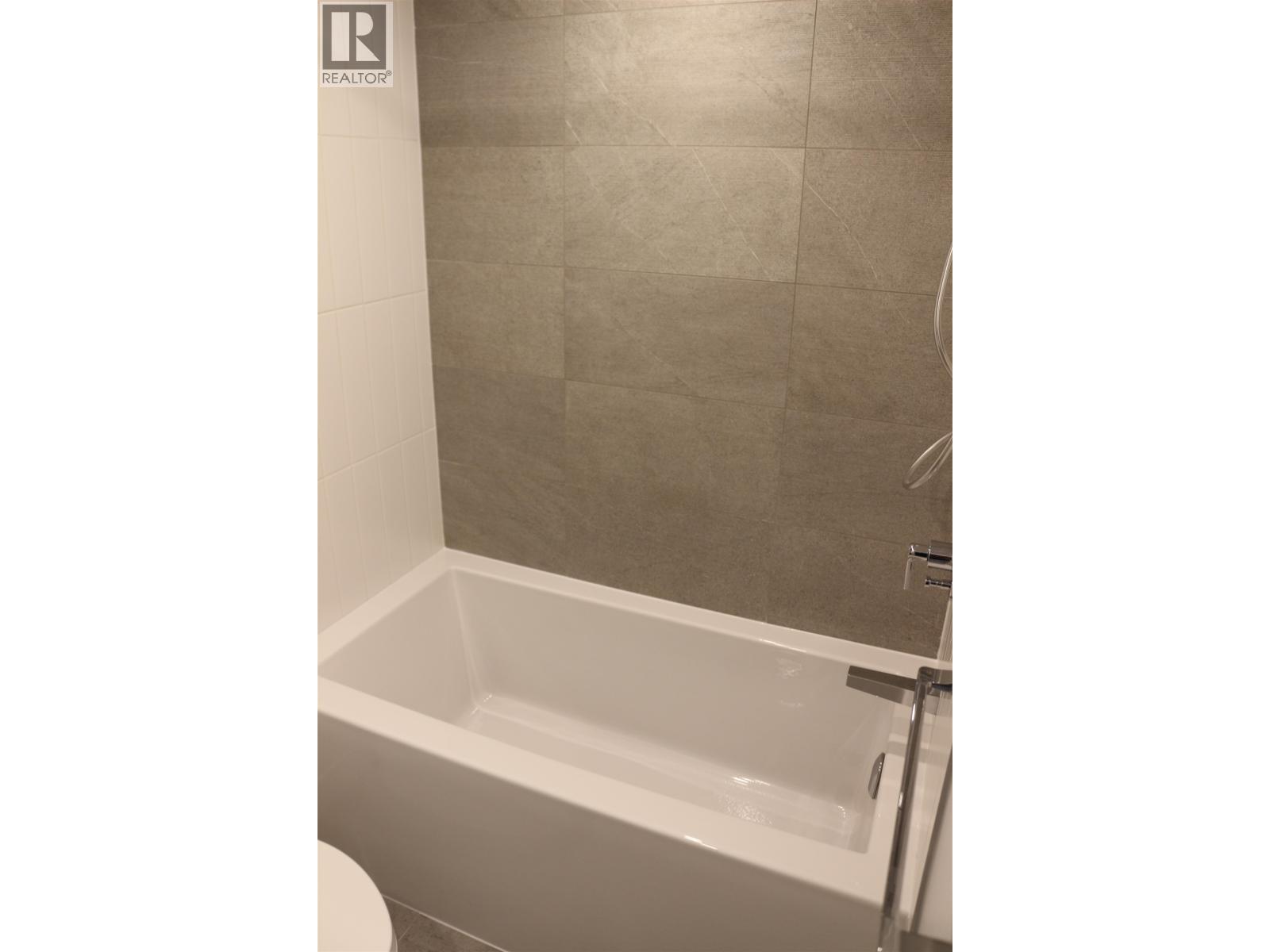 648 Lea Avenue, Coquitlam, British Columbia  V3E 2R2 - Photo 12 - R3116012