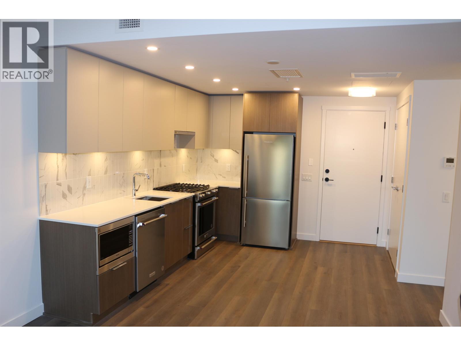 648 Lea Avenue, Coquitlam, British Columbia  V3E 2R2 - Photo 3 - R3116012