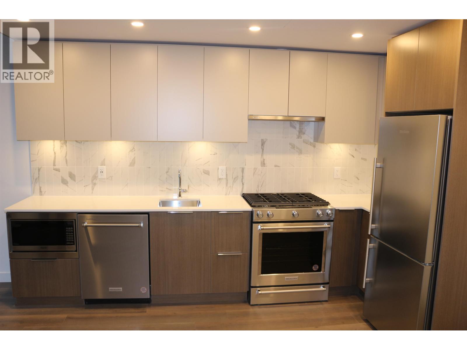 648 Lea Avenue, Coquitlam, British Columbia  V3E 2R2 - Photo 4 - R3116012