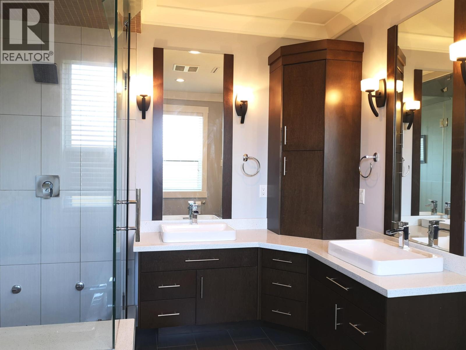 8211 Seafair Drive, Richmond, British Columbia  V7C 1X3 - Photo 23 - R3116089