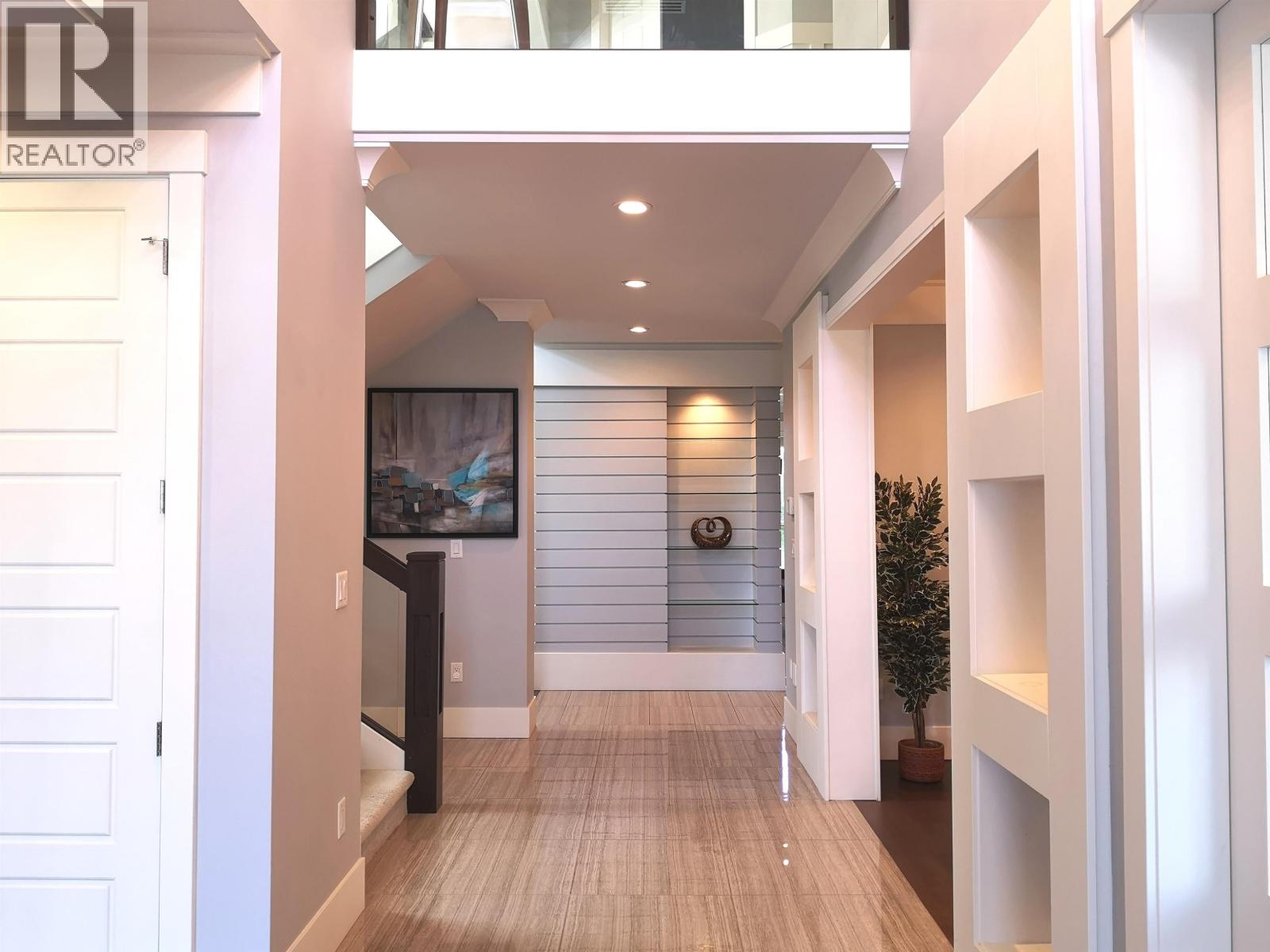 8211 Seafair Drive, Richmond, British Columbia  V7C 1X3 - Photo 3 - R3116089