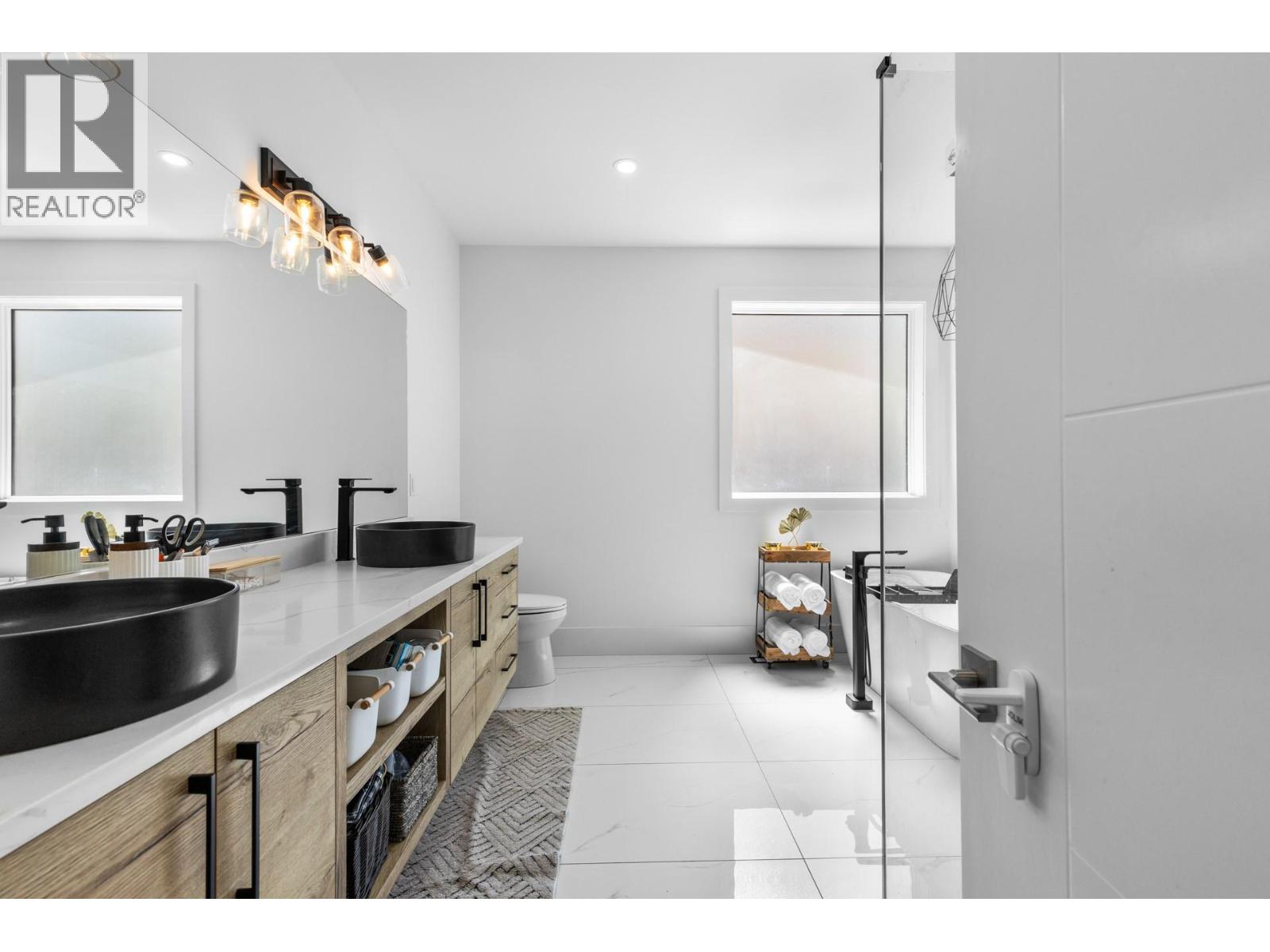 683 Deans Drive, Kelowna, British Columbia  V1P 1A1 - Photo 27 - 10381540