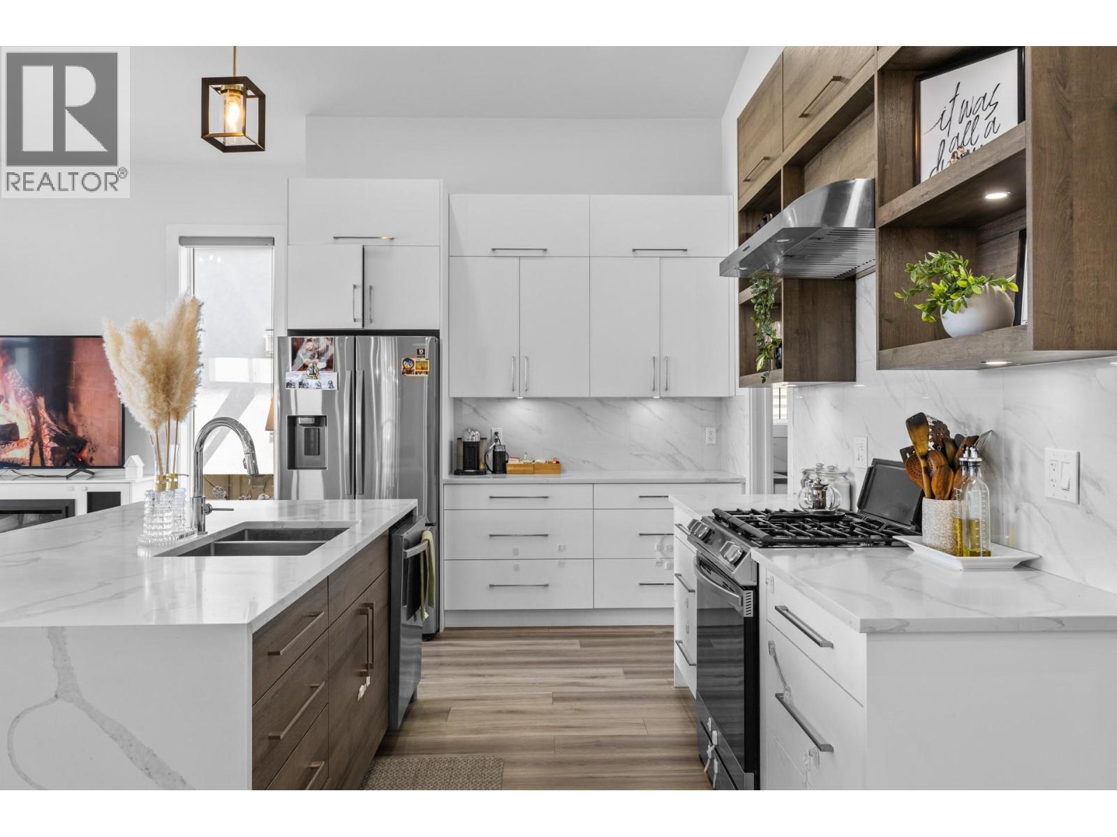 683 Deans Drive, Kelowna, British Columbia  V1P 1A1 - Photo 9 - 10381540