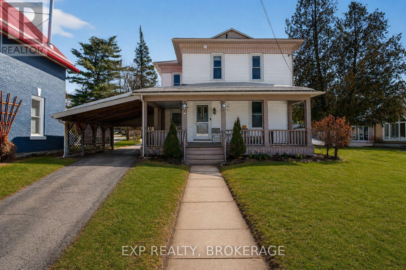 19 WHELAN STREET, Westport, Ontario