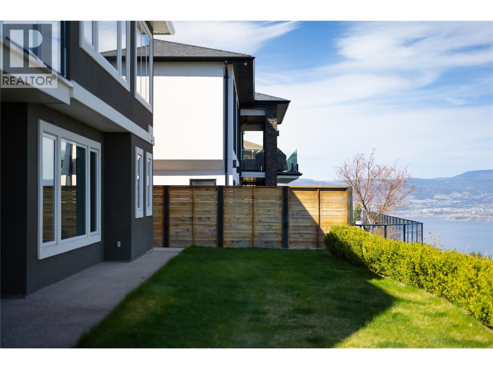 1010 Lamont Court, Kelowna, British Columbia  V1W 5J1 - Photo 44 - 10384640