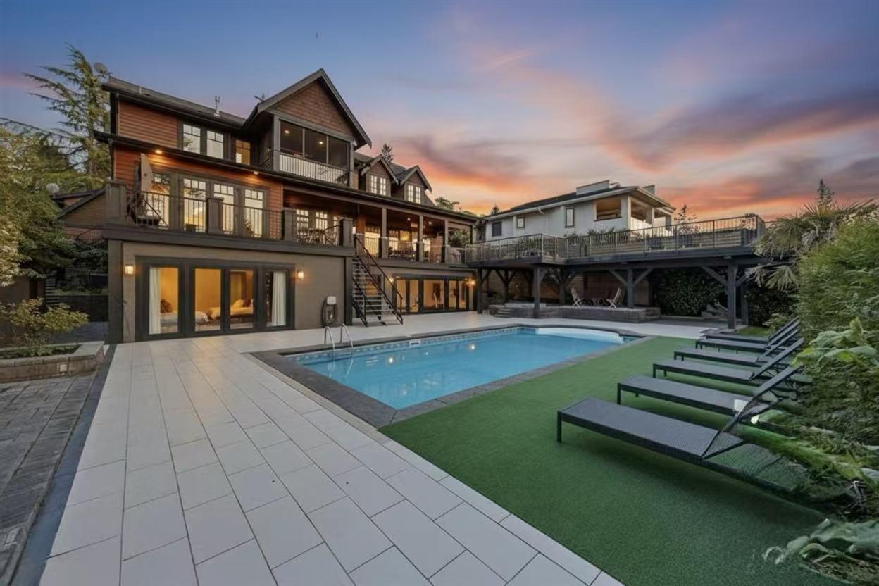 2737 Crescent Drive, Surrey, British Columbia  V4A 3J9 - Photo 3 - R3108672