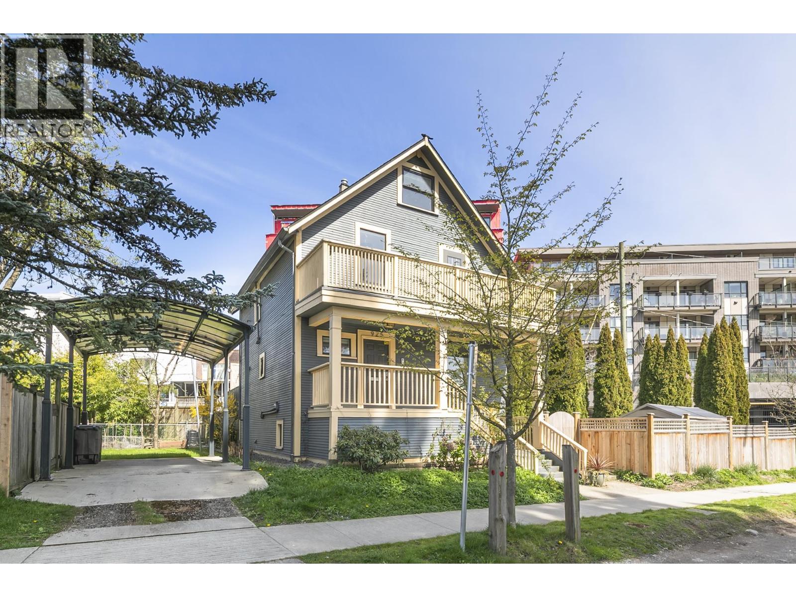 925 E 19th Avenue, Vancouver, British Columbia  V5V 1K8 - Photo 2 - R3105554