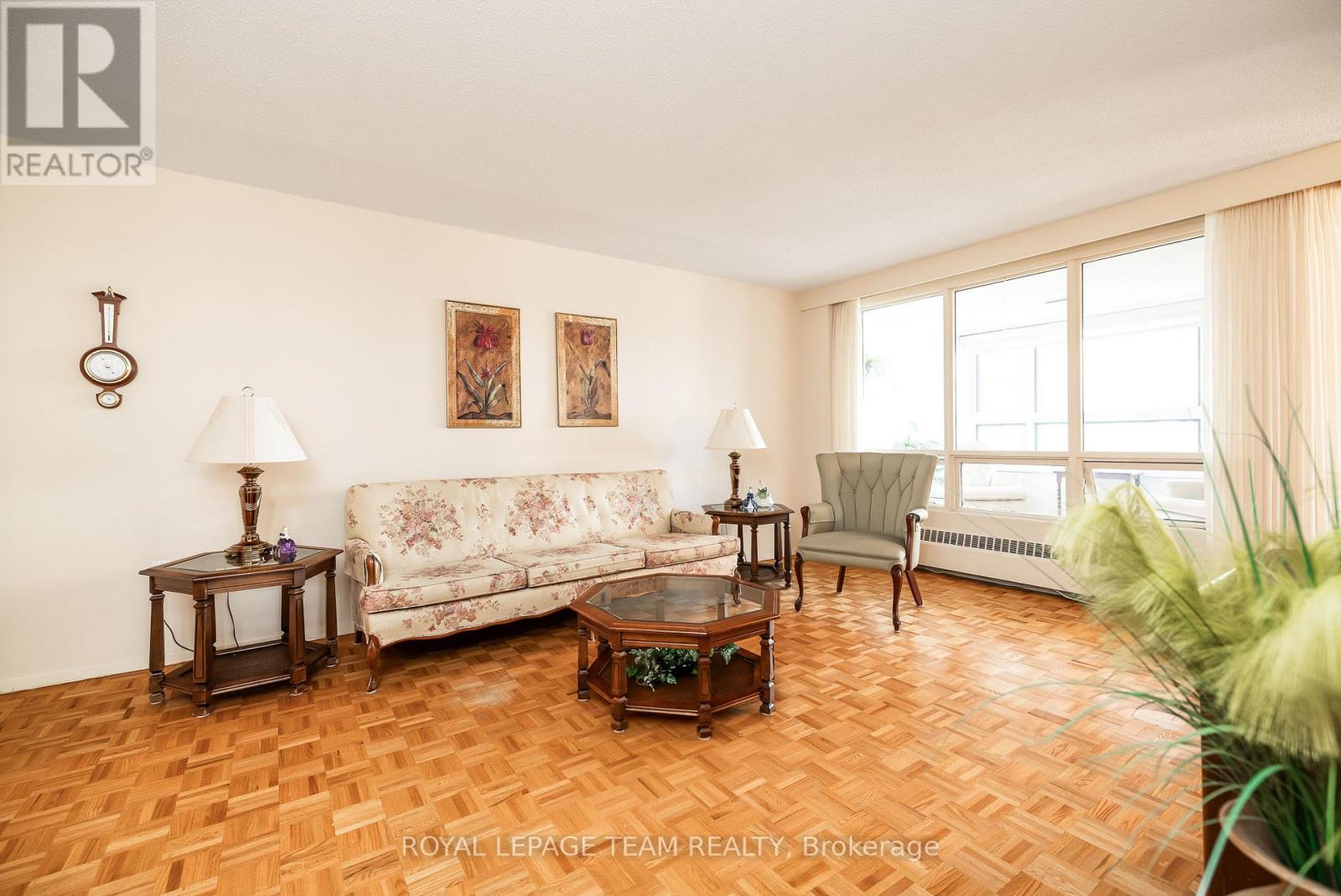 701 - 1356 Meadowlands Drive E, Ottawa, Ontario  K2E 6K6 - Photo 5 - X13049176