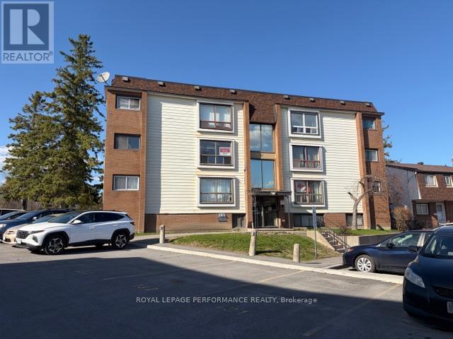 8 - 51 Sumac Street, Ottawa, Ontario  K1J 7T7 - Photo 2 - X12853500