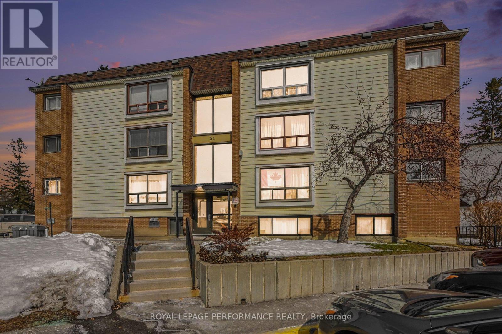 8 - 51 Sumac Street, Ottawa, Ontario  K1J 7T7 - Photo 4 - X12853500