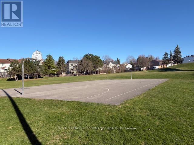 8 - 51 Sumac Street, Ottawa, Ontario  K1J 7T7 - Photo 32 - X12853500