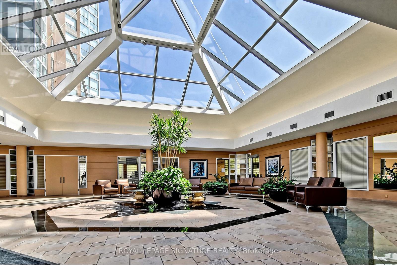 3307 - 5 Concorde Place, Toronto, Ontario  M3C 3M8 - Photo 3 - C13047542