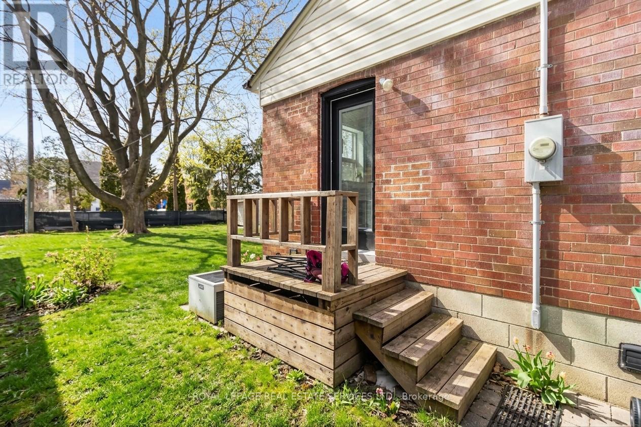 Main - 2046 Redan Drive, Mississauga, Ontario  L4Y 1N8 - Photo 27 - W12876088