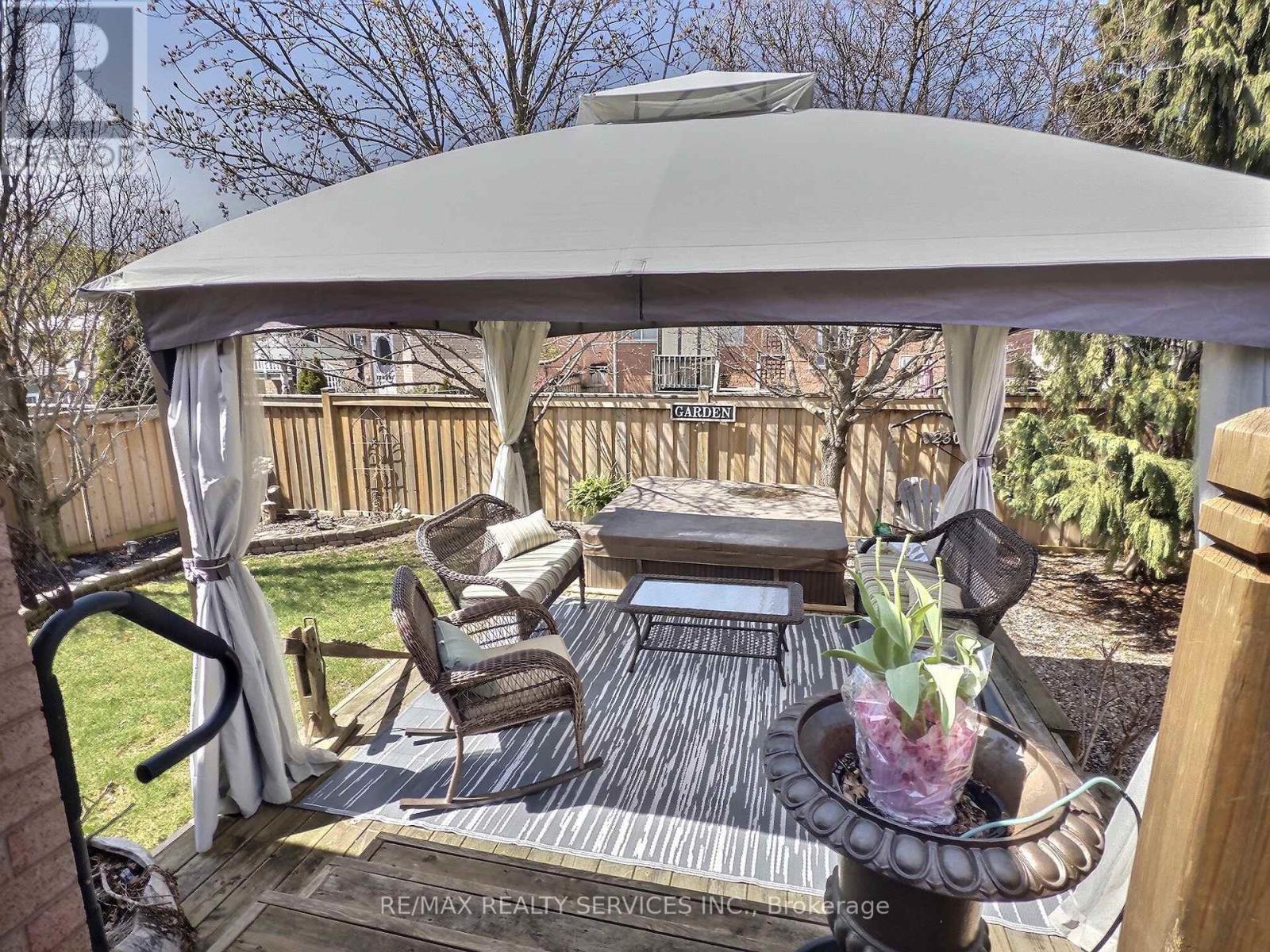 64 Gardenia Way, Caledon, Ontario  L7C 1A8 - Photo 38 - W12788310