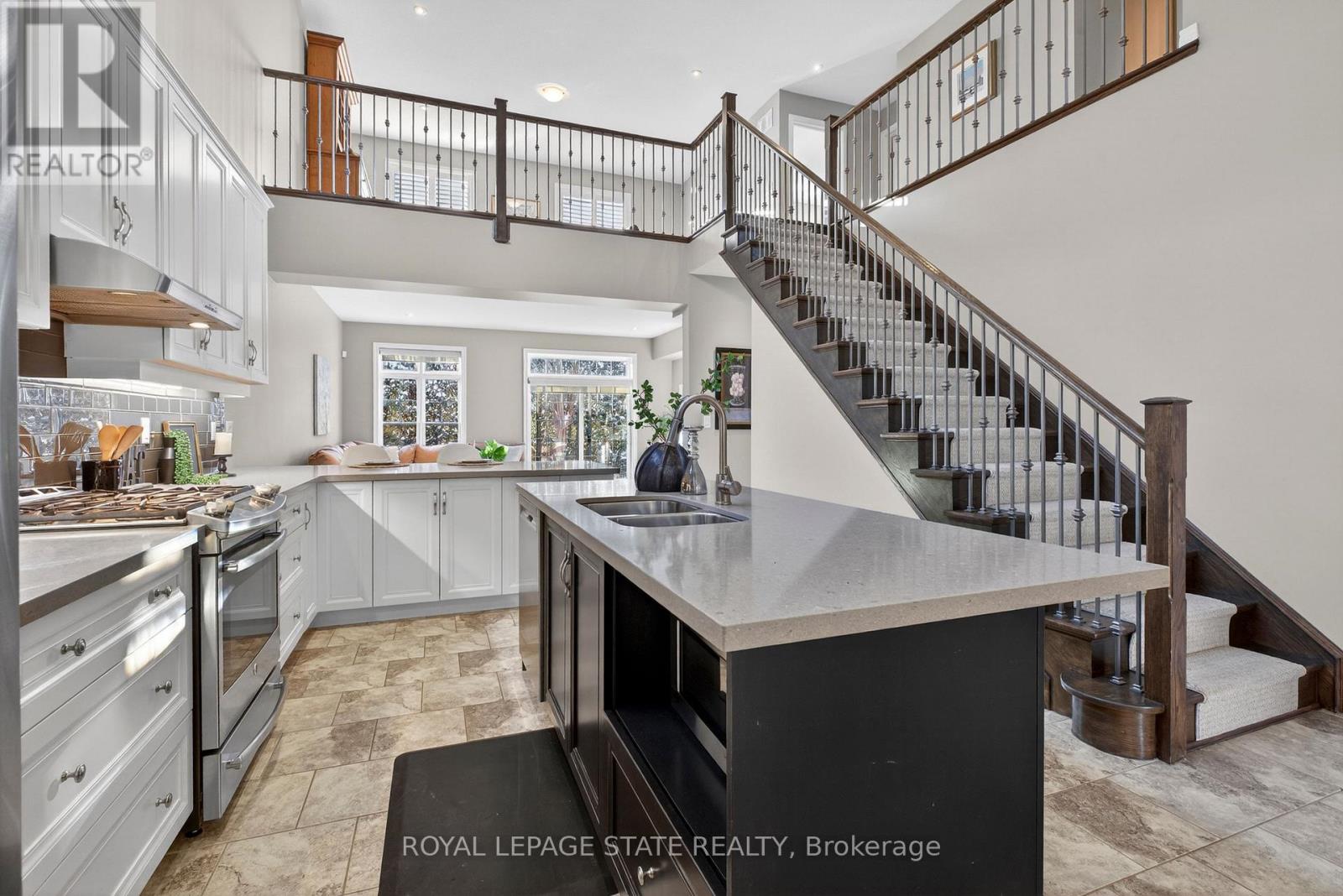 27 Black Walnut Crescent, Hamilton, Ontario  L9K 0B7 - Photo 9 - X12733738