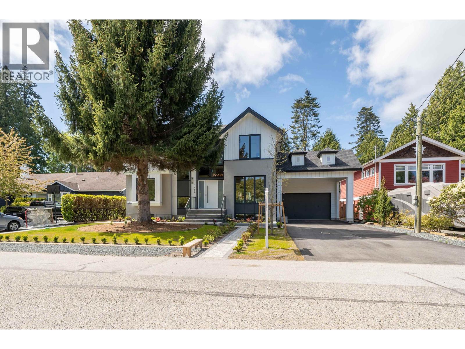 1493 55 STREET, delta, British Columbia