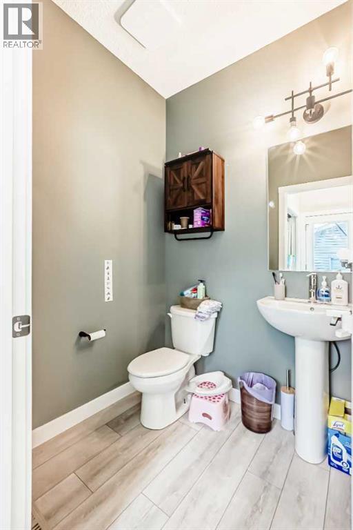 223 Wolf Creek Avenue SE, Calgary, Alberta  T2X 4X1 - Photo 14 - A2300562