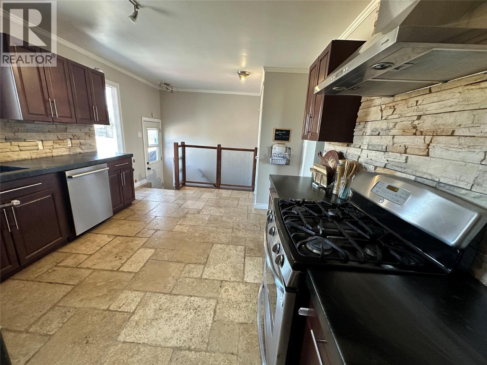 1604 94 Avenue, Dawson Creek, British Columbia  V1G 1H1 - Photo 7 - 10384997