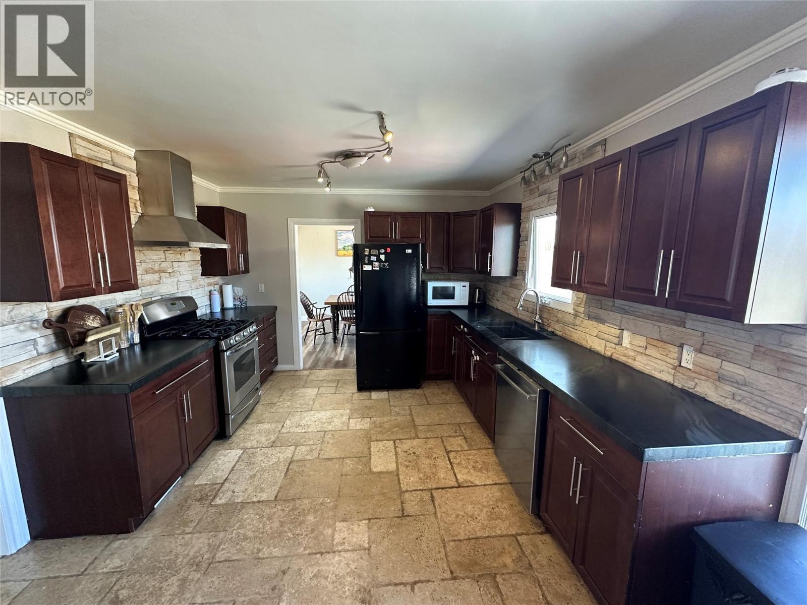 1604 94 Avenue, Dawson Creek, British Columbia  V1G 1H1 - Photo 6 - 10384997