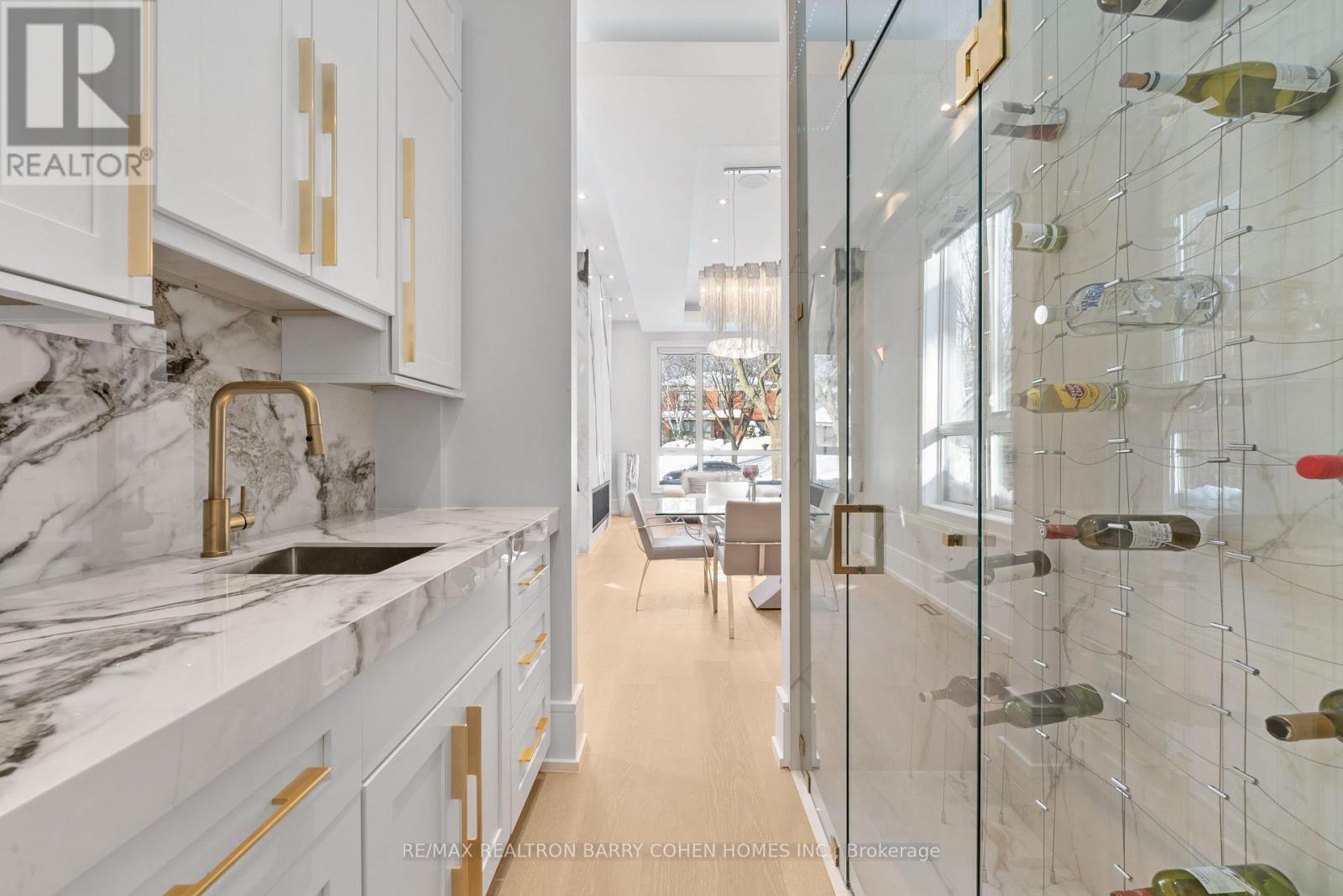 615 Briar Hill Avenue, Toronto, Ontario  M5N 1N4 - Photo 7 - C13049058