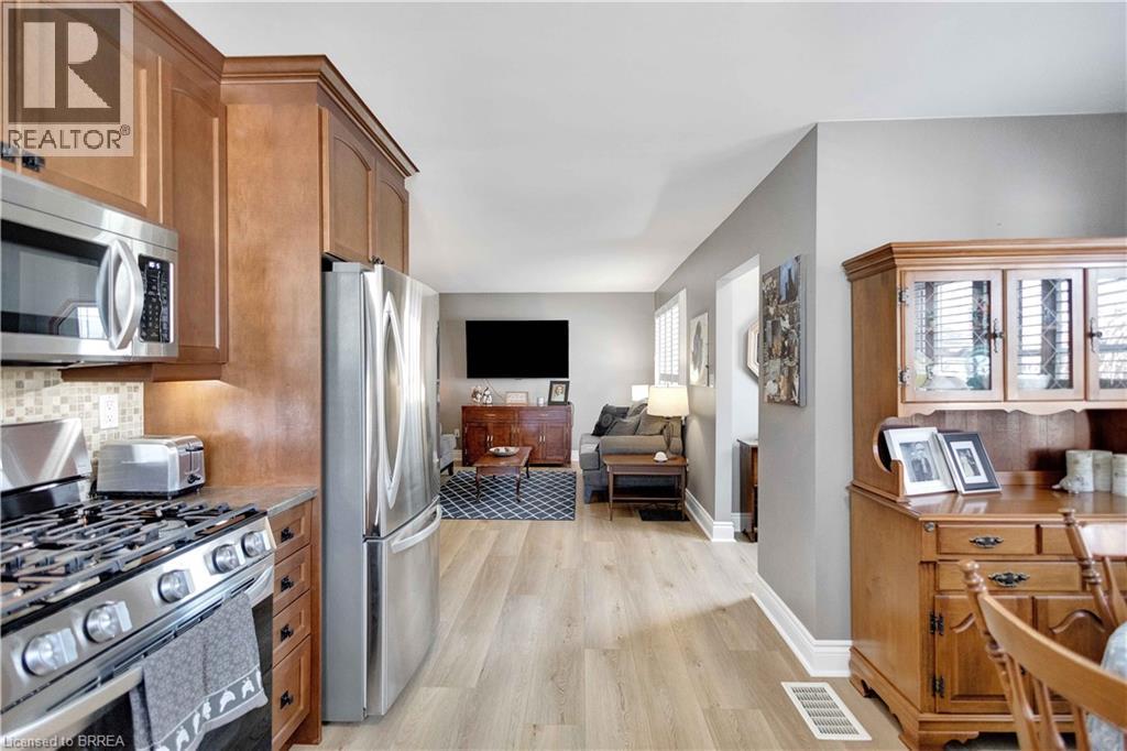 21 Sussex Avenue, Brantford, Ontario  N3R 2G5 - Photo 10 - 40812456