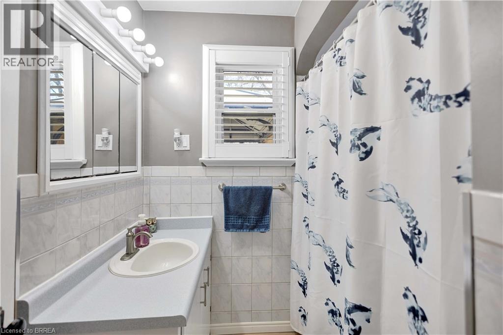 21 Sussex Avenue, Brantford, Ontario  N3R 2G5 - Photo 15 - 40812456