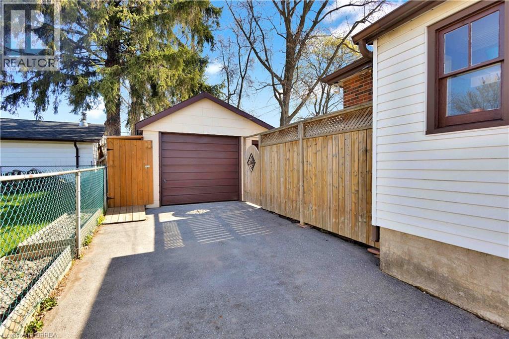 21 Sussex Avenue, Brantford, Ontario  N3R 2G5 - Photo 41 - 40812456