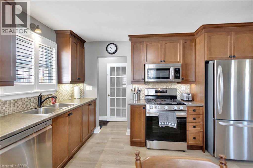 21 Sussex Avenue, Brantford, Ontario  N3R 2G5 - Photo 9 - 40812456