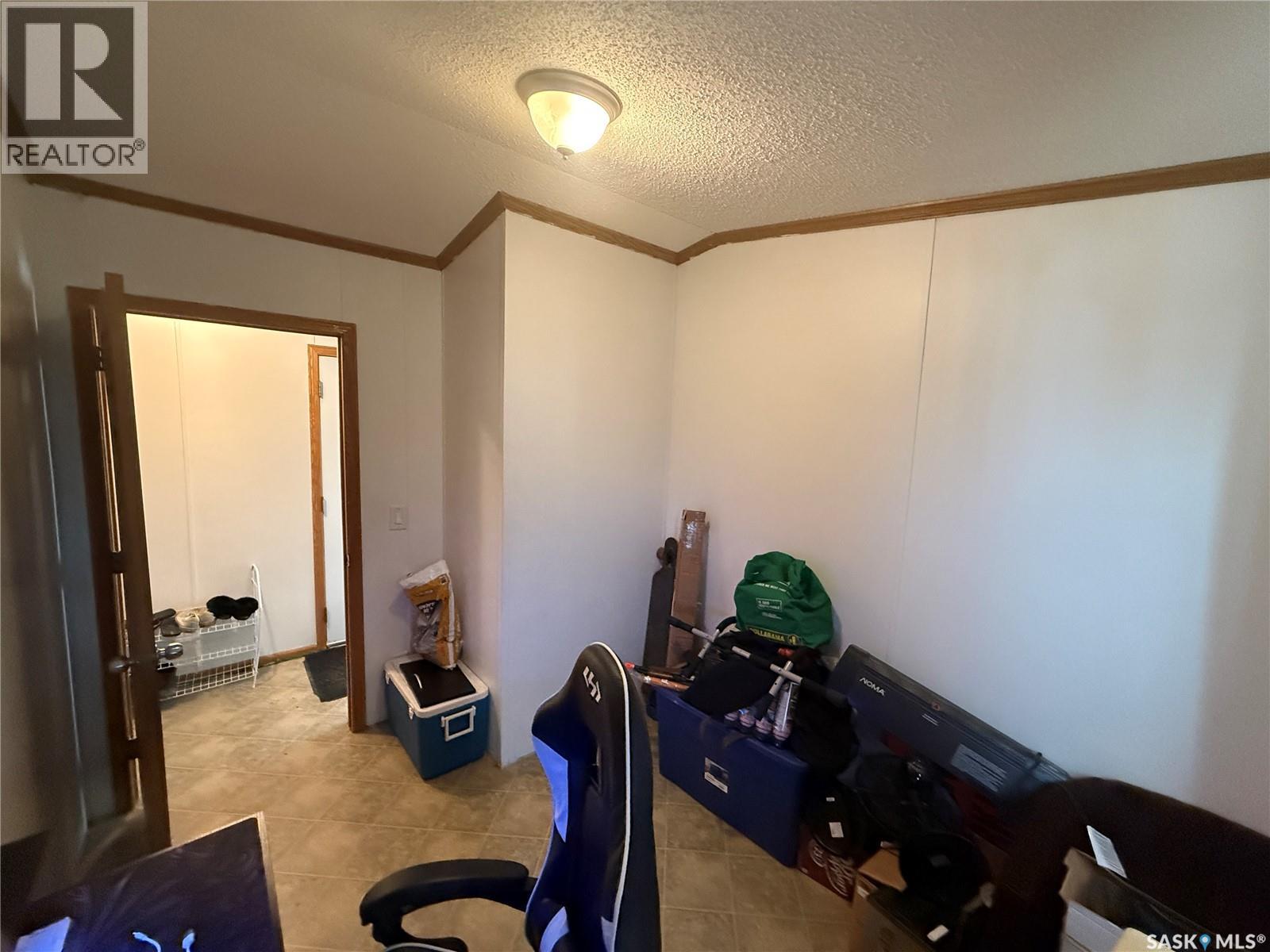 48 106 1st Avenue Sw, Weyburn, Saskatchewan  S4H 2J1 - Photo 11 - SK034058