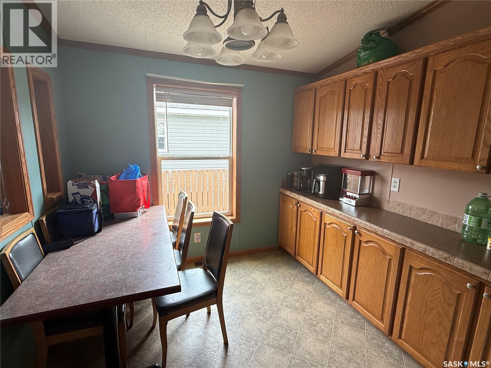 48 106 1st Avenue Sw, Weyburn, Saskatchewan  S4H 2J1 - Photo 4 - SK034058