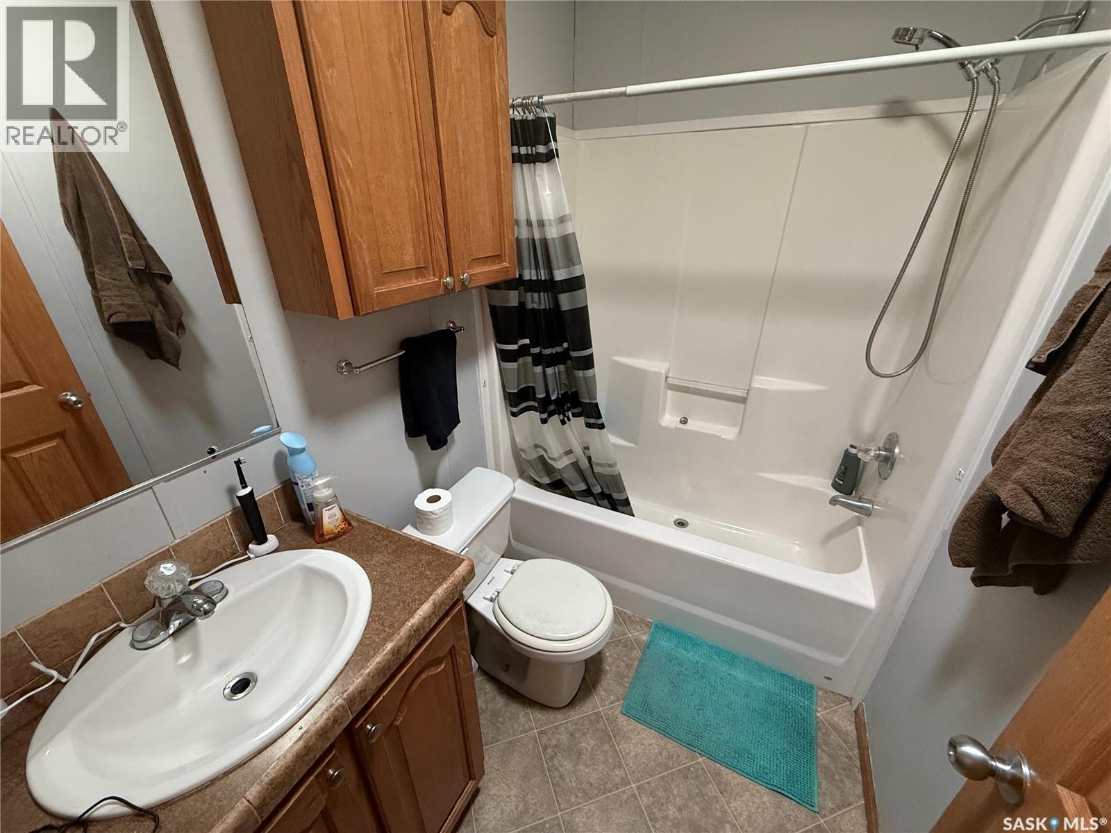 48 106 1st Avenue Sw, Weyburn, Saskatchewan  S4H 2J1 - Photo 9 - SK034058