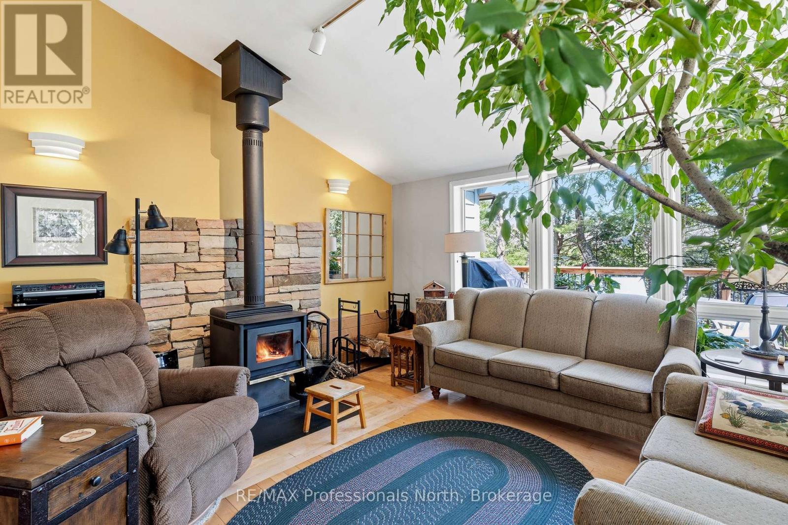 1048 Elk Drive, Dysart Et Al, Ontario  K0M 1S0 - Photo 25 - X12915000