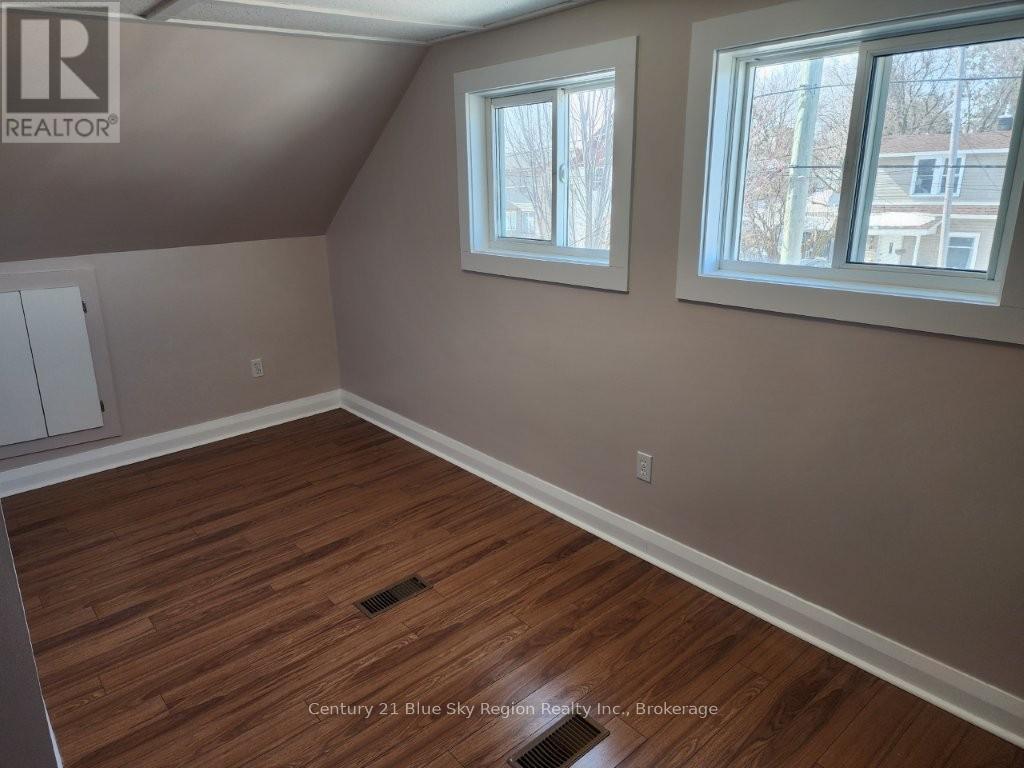 146 Fifth Avenue W, North Bay, Ontario  P1B 3N5 - Photo 14 - X12946438