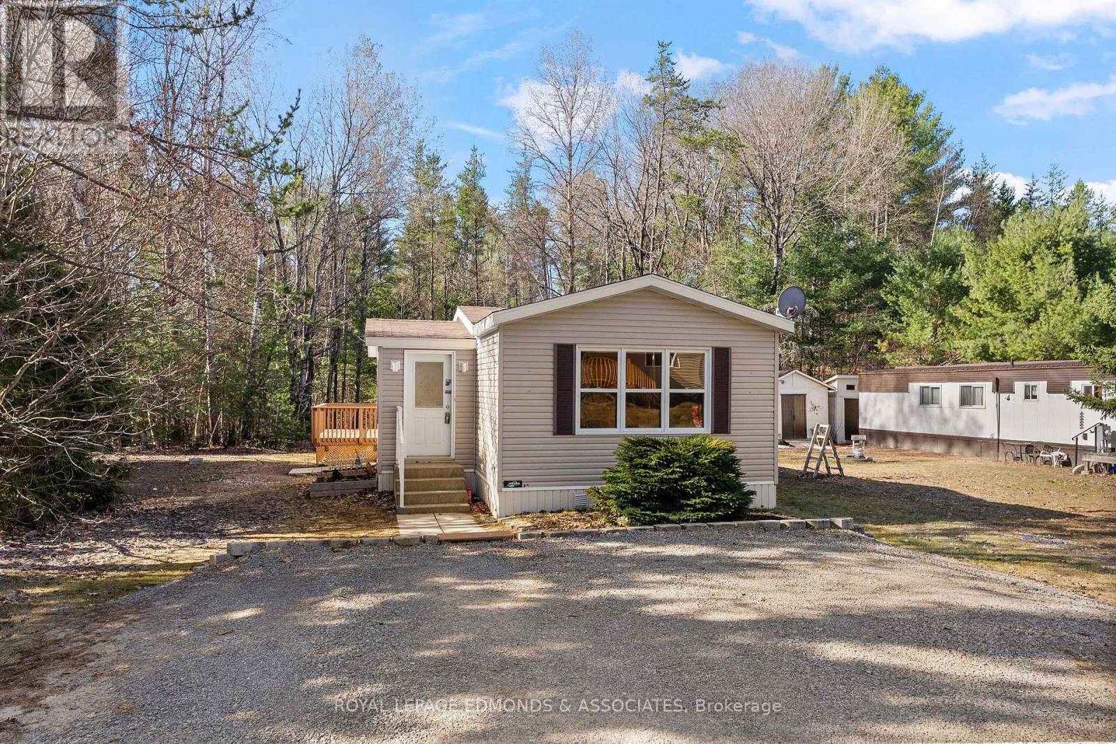 5 Hunter's Run Lane, Laurentian Hills, Ontario  K0J 1J0 - Photo 2 - X12753646