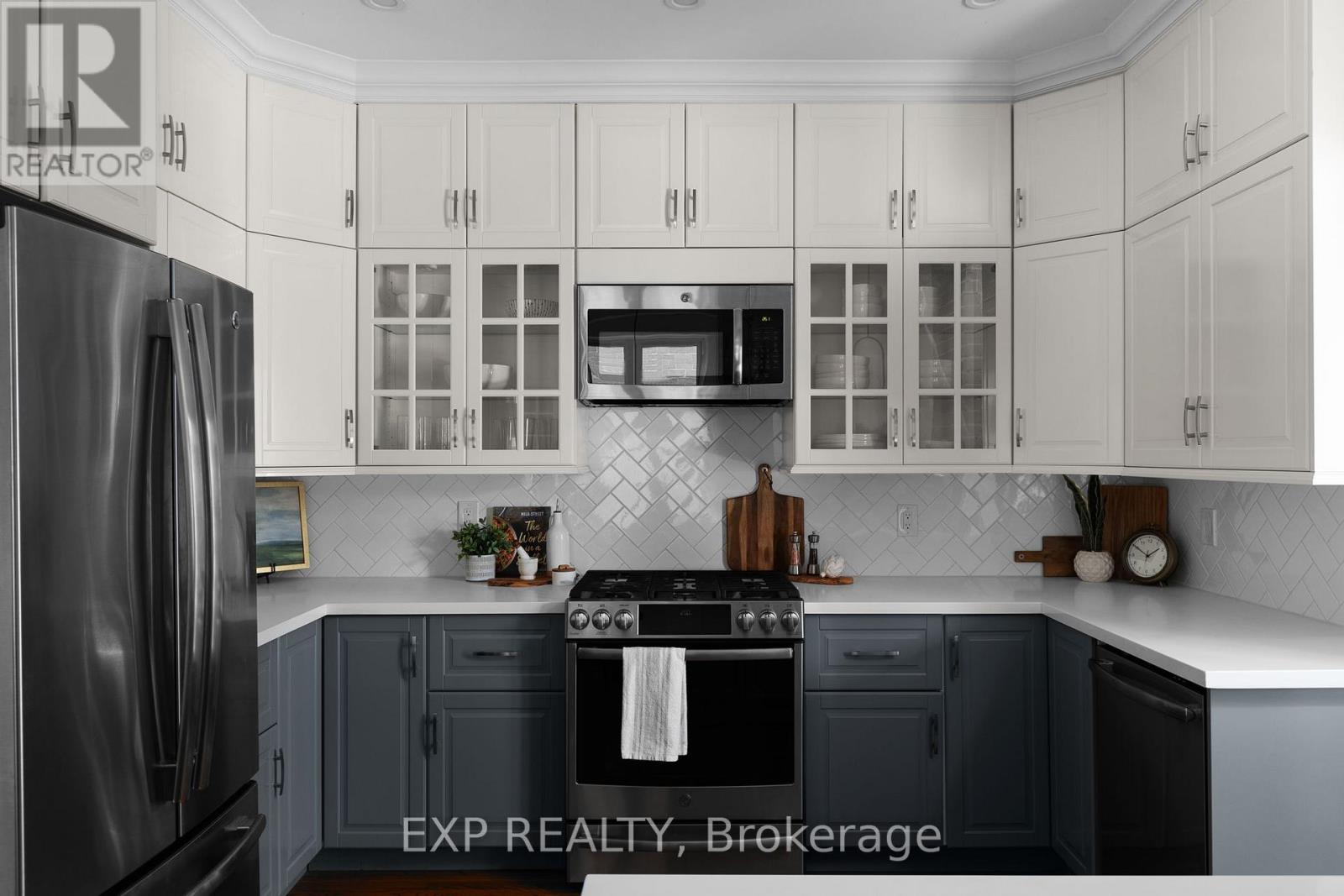 36 Sophia Street W, Barrie (Queen's Park), Ontario  L4N 1J3 - Photo 6 - S13049146