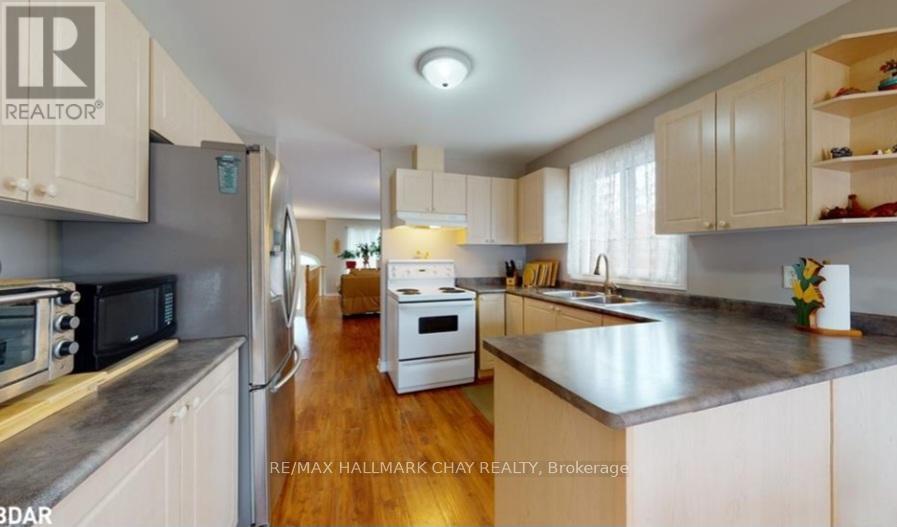 Main Floor - 133 Monique Crescent, Barrie (East Bayfield), Ontario  L4M 6Z3 - Photo 10 - S13049182