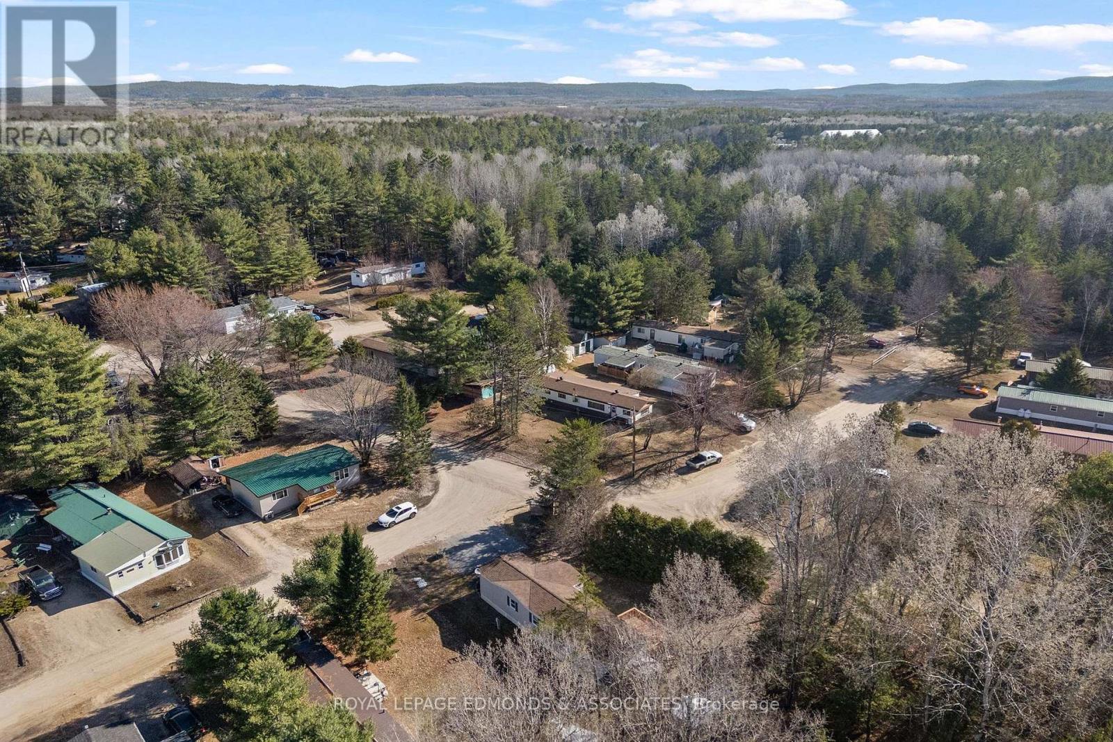 5 Hunter's Run Lane, Laurentian Hills, Ontario  K0J 1J0 - Photo 32 - X12753646