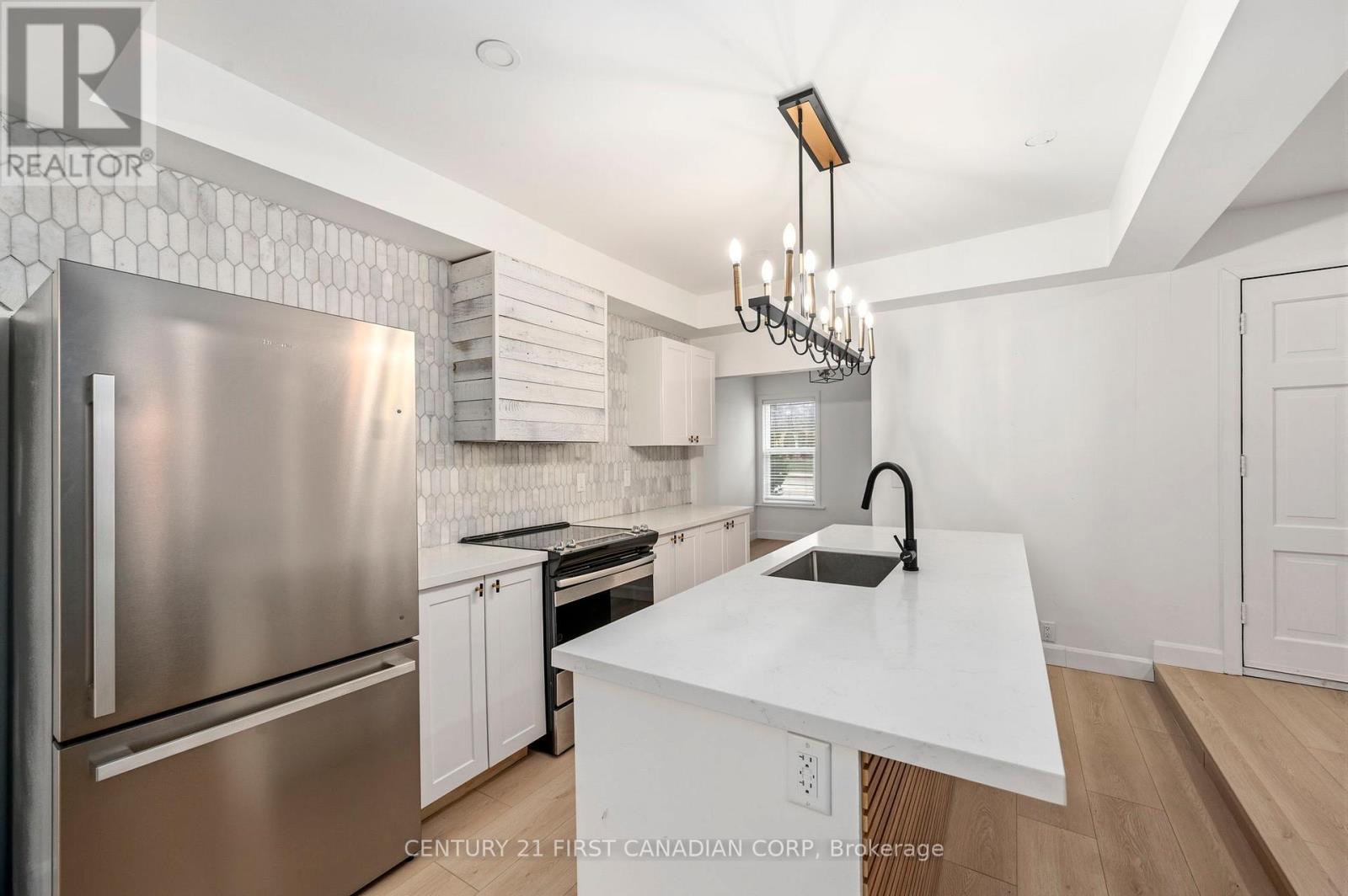 1326 Commissioners Road W, London South, Ontario  N6K 1E1 - Photo 10 - X13022976