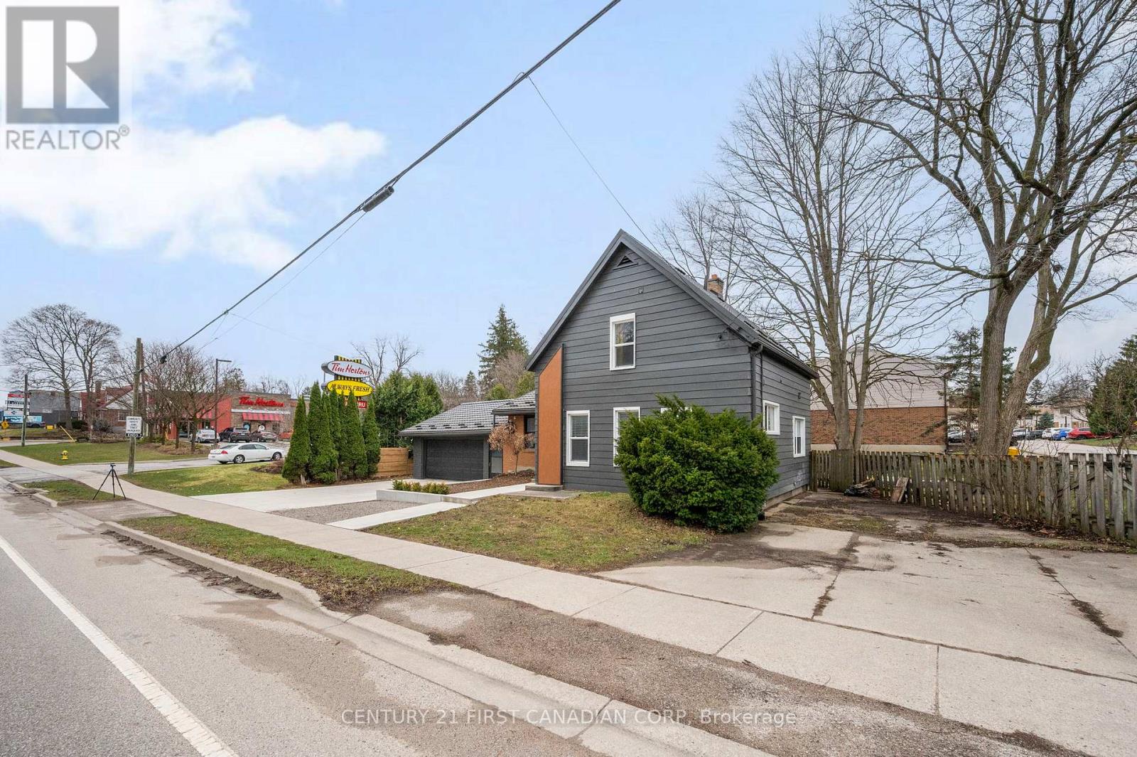 1326 Commissioners Road W, London South, Ontario  N6K 1E1 - Photo 2 - X13022976